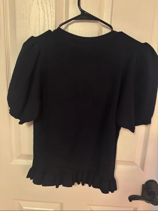 Voy Black Short Sleeve Top with White Bow Accents - Picture 3 of 3
